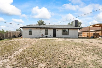 TALK ABOUT ADORABLE, THIS 3 BEDROOM/2 BATH/ 2 CAR GARAGE ON A on Hogan Park Golf Course in Texas - for sale on GolfHomes.com, golf home, golf lot