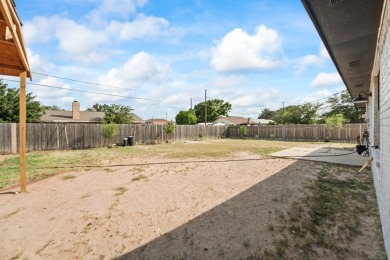 TALK ABOUT ADORABLE, THIS 3 BEDROOM/2 BATH/ 2 CAR GARAGE ON A on Hogan Park Golf Course in Texas - for sale on GolfHomes.com, golf home, golf lot