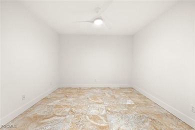 SELLER IS VERY MOTIVATED!!! Kelly Greens Golf & Country Club on Kelly Greens Golf and Country Club in Florida - for sale on GolfHomes.com, golf home, golf lot