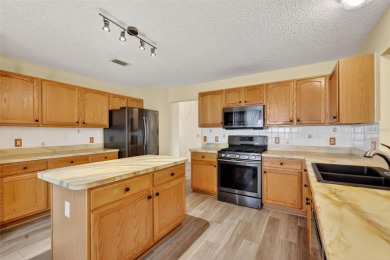 One or more photo(s) has been virtually staged. FANTASTIC 3/2 on The Links of Spruce Creek in Florida - for sale on GolfHomes.com, golf home, golf lot