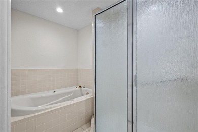 One or more photo(s) has been virtually staged. Welcome to this on Tarpon Springs Golf Course in Florida - for sale on GolfHomes.com, golf home, golf lot