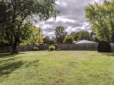 This inviting ranch-style home offers a great layout with a on Muncie Elks Country Club in Indiana - for sale on GolfHomes.com, golf home, golf lot