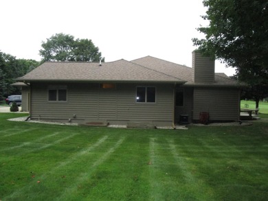 This beautiful well maintained 4 bedroom 3 bath condo is on Michaywe Pines Course in Michigan - for sale on GolfHomes.com, golf home, golf lot