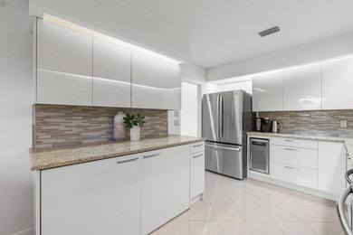 VIEWS, VIEWS, VIEWS! Wake up to sweeping lake and golf course on Hunters Run Golf and Country Club in Florida - for sale on GolfHomes.com, golf home, golf lot