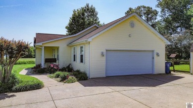 This welcoming 3-bedroom, 2-bath home sits on just over an acre on Paxton Park Golf Course in Kentucky - for sale on GolfHomes.com, golf home, golf lot