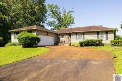 Charming three bedroom/2 bath house located in Country Club on Mayfield-Graves Country Club in Kentucky - for sale on GolfHomes.com, golf home, golf lot