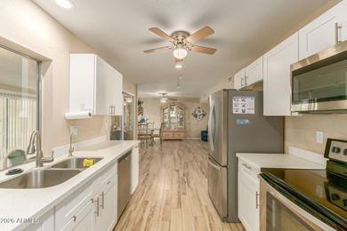 Beautiful 2-bedroom, 2-bath Gemini home in Sun City! Split floor on Sun City Lakes West and East in Arizona - for sale on GolfHomes.com, golf home, golf lot