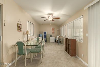 Beautiful 2-bedroom, 2-bath Gemini home in Sun City! Split floor on Sun City Lakes West and East in Arizona - for sale on GolfHomes.com, golf home, golf lot