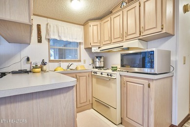 Adorable park model unit. Has been solely a vacation home since on Laurel Valley Golf Course in Tennessee - for sale on GolfHomes.com, golf home, golf lot