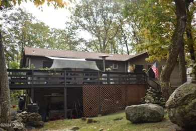 There's so much room in this 5 bedroom, 3 bath home that backs on Lords Valley Country Club, Inc in Pennsylvania - for sale on GolfHomes.com, golf home, golf lot