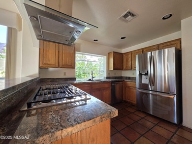 Great opportunity to own a HUD Home, save thousands! Don't miss on Saddlebrooke Golf Course in Arizona - for sale on GolfHomes.com, golf home, golf lot