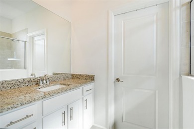 Under contract-accepting backup offers. This is a MUST SEE! on Lakewood National Golf Club in Florida - for sale on GolfHomes.com, golf home, golf lot