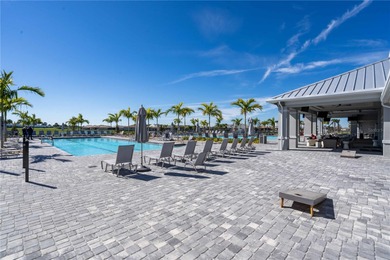 Under contract-accepting backup offers. This is a MUST SEE! on Lakewood National Golf Club in Florida - for sale on GolfHomes.com, golf home, golf lot