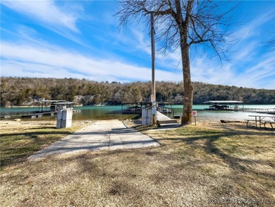 Incredible opportunity for comfortable lake living; and the on Lake Valley Country Club in Missouri - for sale on GolfHomes.com, golf home, golf lot