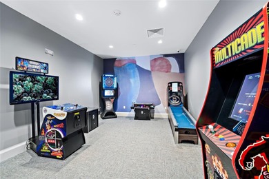 Under contract-accepting backup offers. This is a MUST SEE! on Lakewood National Golf Club in Florida - for sale on GolfHomes.com, golf home, golf lot