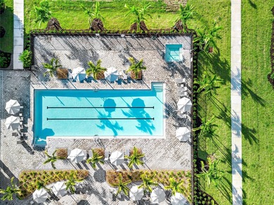 Under contract-accepting backup offers. This is a MUST SEE! on Lakewood National Golf Club in Florida - for sale on GolfHomes.com, golf home, golf lot