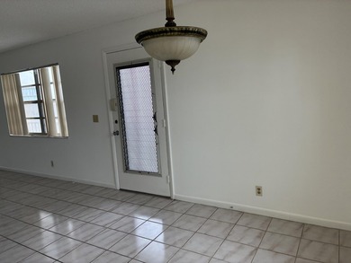 Lovely 2 bedroom 2 bath home in highly desireable Kings Point on Kings Point Golf -Flanders Way in Florida - for sale on GolfHomes.com, golf home, golf lot