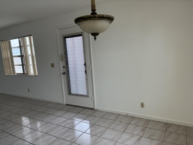 Lovely 2 bedroom 2 bath home in highly desireable Kings Point on Kings Point Golf -Flanders Way in Florida - for sale on GolfHomes.com, golf home, golf lot