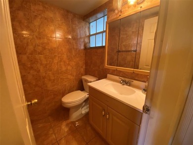 PRICE DROP! GROUND FLOOR UNIT! RARELY AVAILABLE. Welcome to golf on Hillcrest Golf and Country Club in Florida - for sale on GolfHomes.com, golf home, golf lot