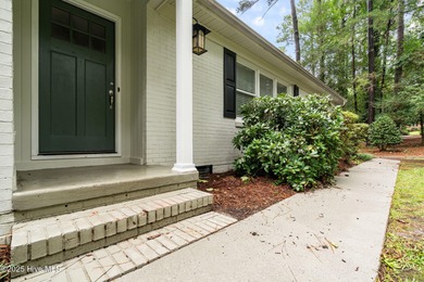 Charming 3 bedroom, 2 bath home in the historic Southern Pines on Southern Pines Country Club in North Carolina - for sale on GolfHomes.com, golf home, golf lot