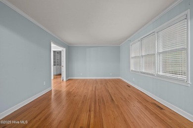 Charming 3 bedroom, 2 bath home in the historic Southern Pines on Southern Pines Country Club in North Carolina - for sale on GolfHomes.com, golf home, golf lot