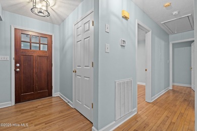 Charming 3 bedroom, 2 bath home in the historic Southern Pines on Southern Pines Country Club in North Carolina - for sale on GolfHomes.com, golf home, golf lot