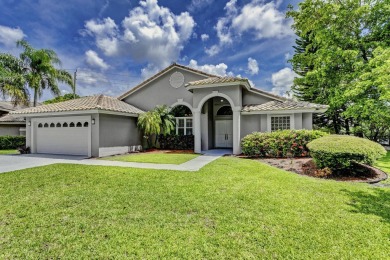 Beautiful Pool Home on .23 Acre Lot on a  Quiet Cul-de-sac with on The Golf Club of Jupiter in Florida - for sale on GolfHomes.com, golf home, golf lot