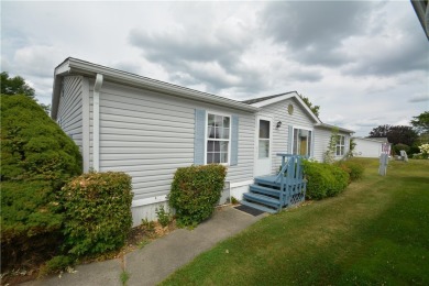 Well-maintained 3BR/2BA double-wide in a fantastic community on Winding Creek Executive Course in New York - for sale on GolfHomes.com, golf home, golf lot