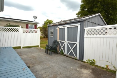Well-maintained 3BR/2BA double-wide in a fantastic community on Winding Creek Executive Course in New York - for sale on GolfHomes.com, golf home, golf lot