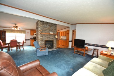 Well-maintained 3BR/2BA double-wide in a fantastic community on Winding Creek Executive Course in New York - for sale on GolfHomes.com, golf home, golf lot