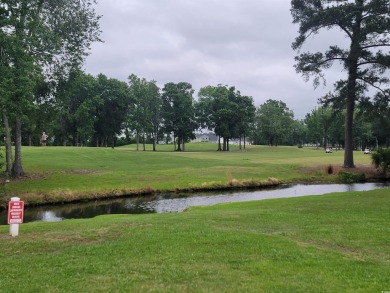 Charming 1-Bedroom and 1 full bathroom condo with golf course on River Oaks Golf Plantation  in South Carolina - for sale on GolfHomes.com, golf home, golf lot