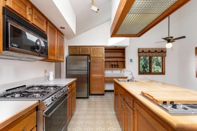 This meticulously maintained one owner 3-bedroom, 2 full + 2 on Little Turtle Golf Club in Ohio - for sale on GolfHomes.com, golf home, golf lot