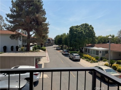 Nestled on a peaceful street, this inviting lower-level 'La on Leisure Village Par 3 Golf Course in California - for sale on GolfHomes.com, golf home, golf lot