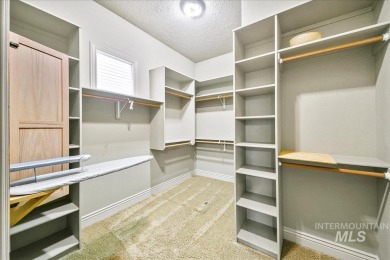 Come escape the prestigious Villas area of Banbury Meadows on BanBury Golf Club in Idaho - for sale on GolfHomes.com, golf home, golf lot