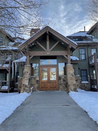 This top-floor spacious 2 bedroom mountain getaway is turn-key on Breckenridge Golf Club in Colorado - for sale on GolfHomes.com, golf home, golf lot