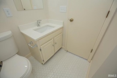 Welcome to this totally updated 2 bedroom 2 full bath condo at on Thunderbolt Pass Golf Course in Indiana - for sale on GolfHomes.com, golf home, golf lot