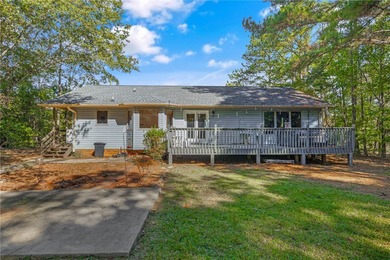 Don't miss your opportunity to own a well maintained home in the on The Trail At Chickasaw Pointe in South Carolina - for sale on GolfHomes.com, golf home, golf lot