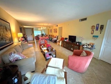 Exceptional value in Palm-Aire! This spacious 2BR/2BA unit on Palm-Aire Country Club and Resort - Palms in Florida - for sale on GolfHomes.com, golf home, golf lot