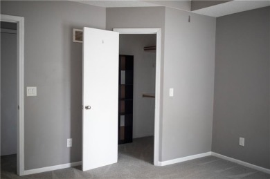 Welcome to this beautiful, 3 bedroom, 2.5 bathroom, move in on Paradise Pointe Golf Complex in Missouri - for sale on GolfHomes.com, golf home, golf lot