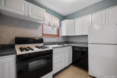 Welcome to this bright, first-floor corner unit in Trousdell on Glen Head Country Club in New York - for sale on GolfHomes.com, golf home, golf lot