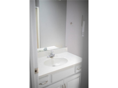 Welcome to this beautiful, 3 bedroom, 2.5 bathroom, move in on Paradise Pointe Golf Complex in Missouri - for sale on GolfHomes.com, golf home, golf lot