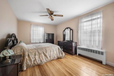 Welcome to this bright, first-floor corner unit in Trousdell on Glen Head Country Club in New York - for sale on GolfHomes.com, golf home, golf lot