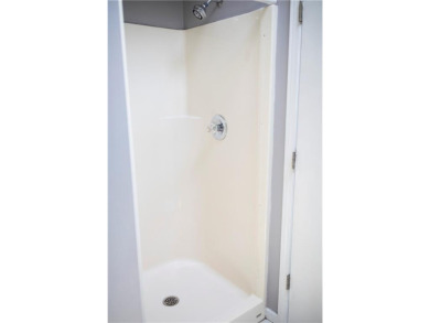 Welcome to this beautiful, 3 bedroom, 2.5 bathroom, move in on Paradise Pointe Golf Complex in Missouri - for sale on GolfHomes.com, golf home, golf lot