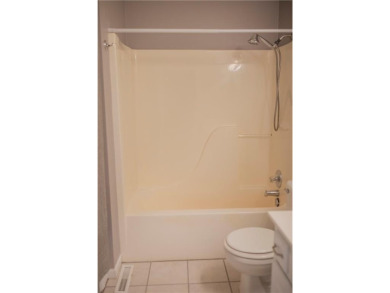 Welcome to this beautiful, 3 bedroom, 2.5 bathroom, move in on Paradise Pointe Golf Complex in Missouri - for sale on GolfHomes.com, golf home, golf lot