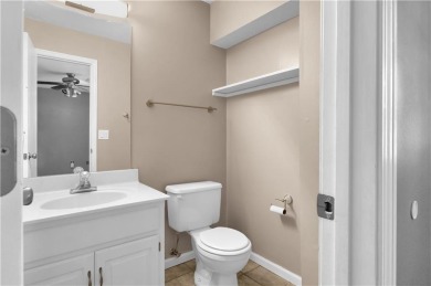 Welcome to this beautiful, 3 bedroom, 2.5 bathroom, move in on Paradise Pointe Golf Complex in Missouri - for sale on GolfHomes.com, golf home, golf lot