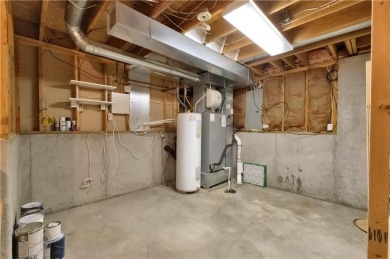 Welcome to this beautiful, 3 bedroom, 2.5 bathroom, move in on Paradise Pointe Golf Complex in Missouri - for sale on GolfHomes.com, golf home, golf lot