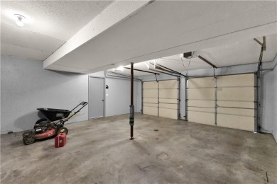 Welcome to this beautiful, 3 bedroom, 2.5 bathroom, move in on Paradise Pointe Golf Complex in Missouri - for sale on GolfHomes.com, golf home, golf lot