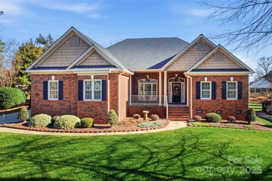 Immaculate full brick, single story home in sought after on The Divide Golf Club in North Carolina - for sale on GolfHomes.com, golf home, golf lot