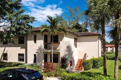 Welcome to this lovely 3-bedroom, 2-bathroom condo located in on  in Florida - for sale on GolfHomes.com, golf home, golf lot