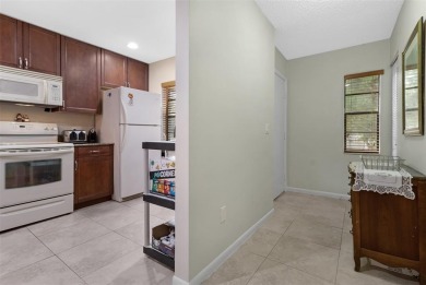 Welcome to this lovely 3-bedroom, 2-bathroom condo located in on  in Florida - for sale on GolfHomes.com, golf home, golf lot